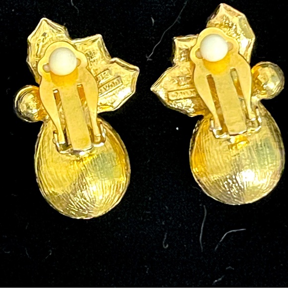 Vintages Avon Christmas earr - Picture 3 of 3